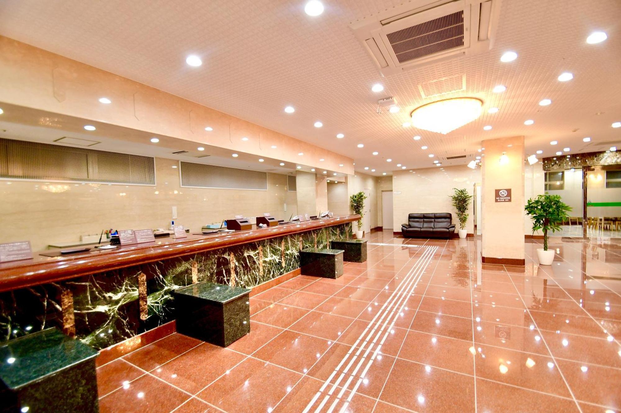 Himeji Ekimae Universal Hotel Minamiguchi Exterior photo